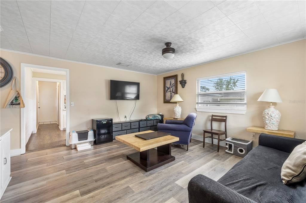 For Sale: $270,000 (0 beds, 0 baths, 1385 Square Feet)