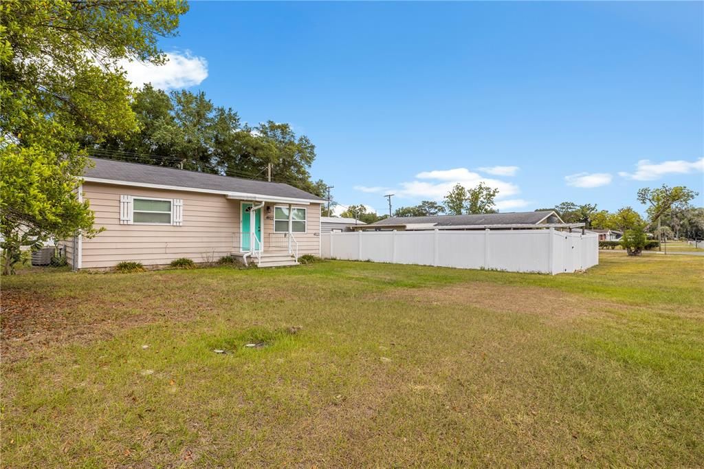 For Sale: $270,000 (0 beds, 0 baths, 1385 Square Feet)