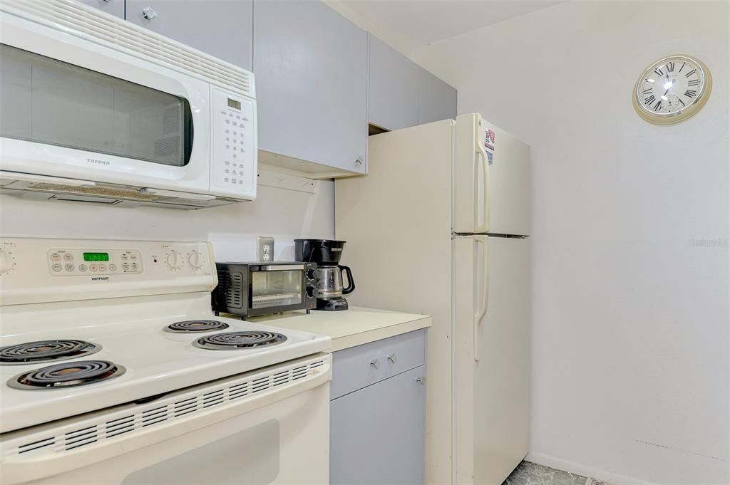 Active With Contract: $150,000 (2 beds, 2 baths, 912 Square Feet)