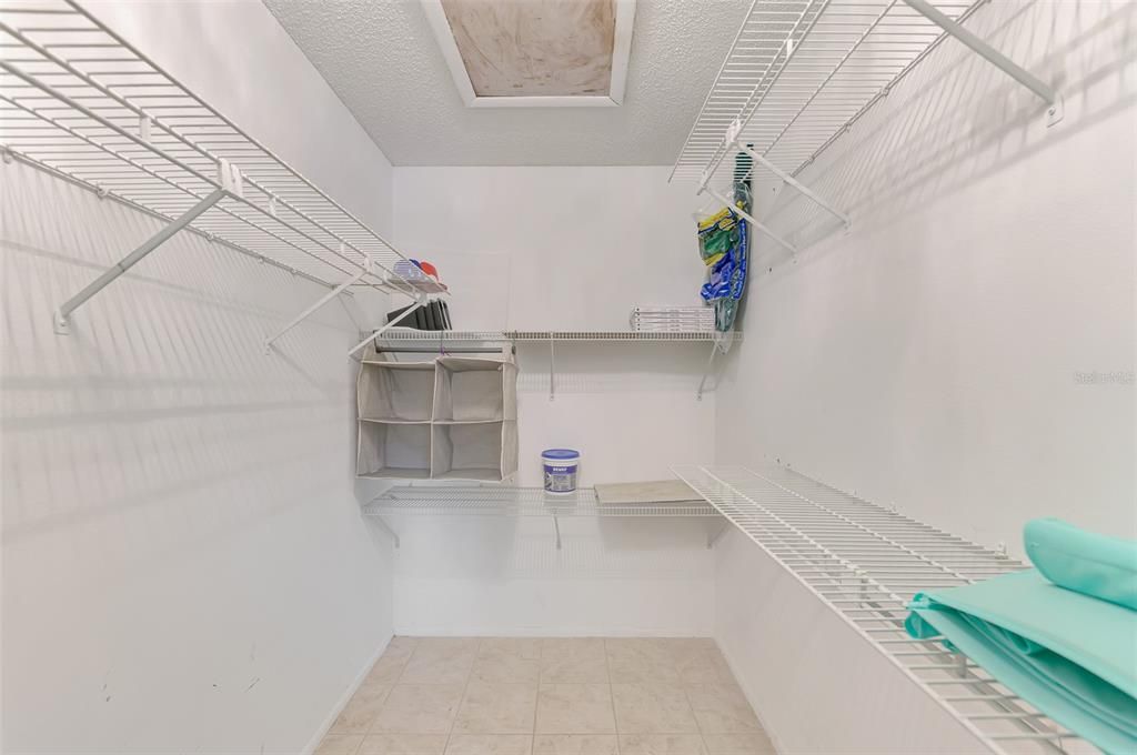 Active With Contract: $150,000 (2 beds, 2 baths, 912 Square Feet)