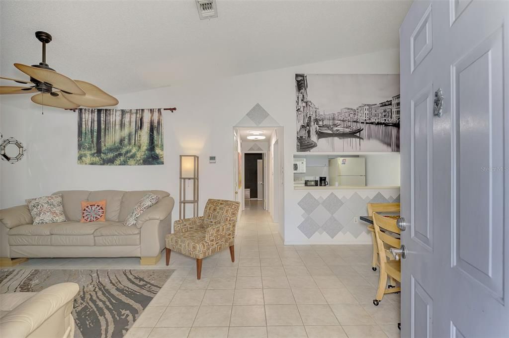 Active With Contract: $150,000 (2 beds, 2 baths, 912 Square Feet)