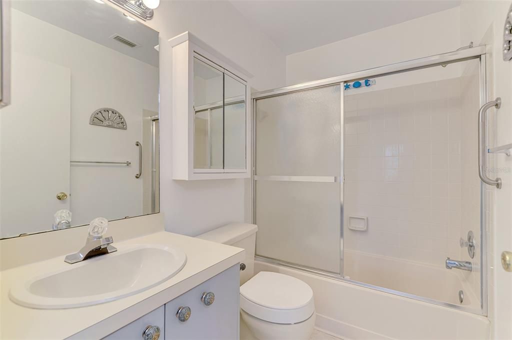 Active With Contract: $150,000 (2 beds, 2 baths, 912 Square Feet)