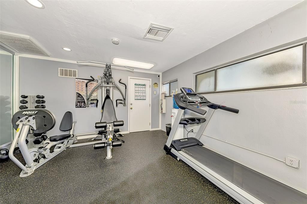 Active With Contract: $150,000 (2 beds, 2 baths, 912 Square Feet)