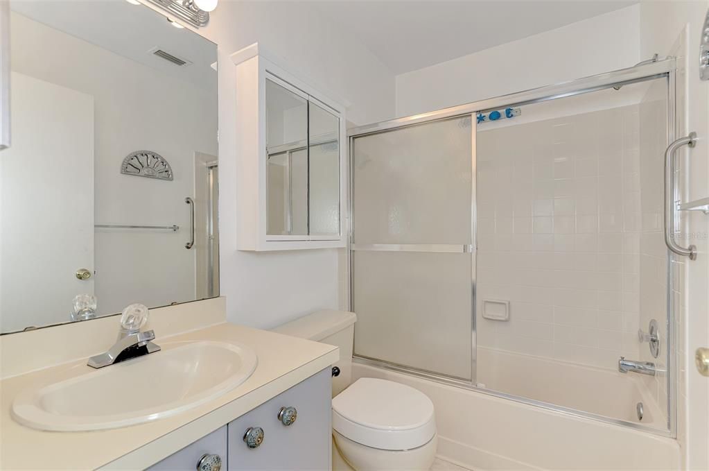 Active With Contract: $150,000 (2 beds, 2 baths, 912 Square Feet)