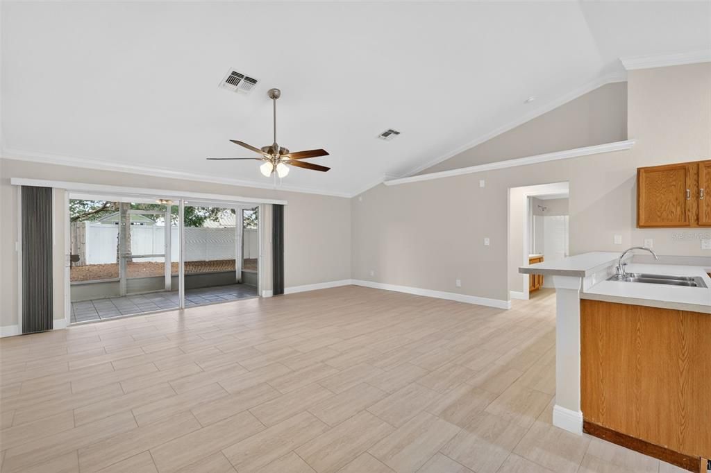 For Sale: $359,900 (4 beds, 2 baths, 1820 Square Feet)