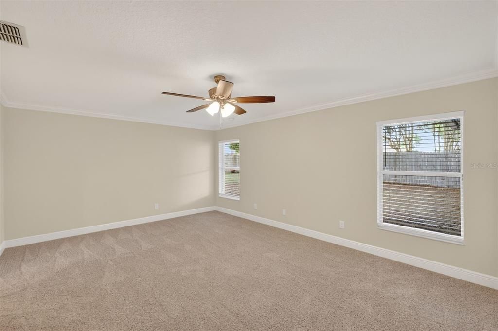 For Sale: $359,900 (4 beds, 2 baths, 1820 Square Feet)