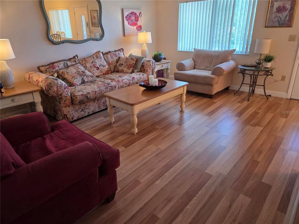 En Venta: $94,900 (1 camas, 2 baños, 912 Pies cuadrados)