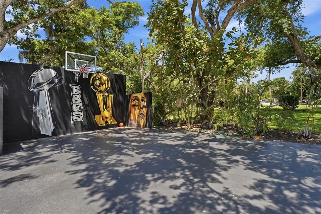 For Sale: $3,290,000 (5 beds, 3 baths, 3446 Square Feet)