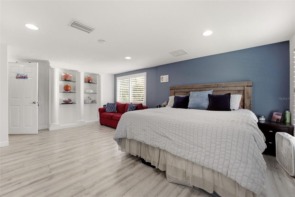 For Sale: $3,290,000 (5 beds, 3 baths, 3446 Square Feet)