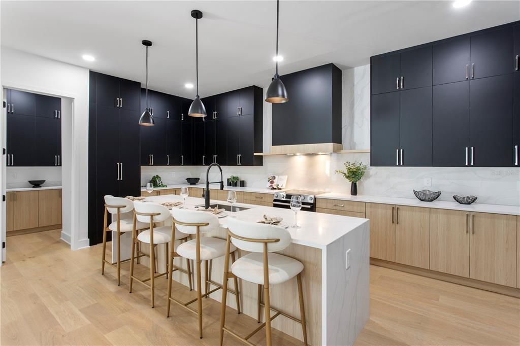 На продажу: $1,495,000 (5 спален, 4 ванн, 3781 Квадратных фут)