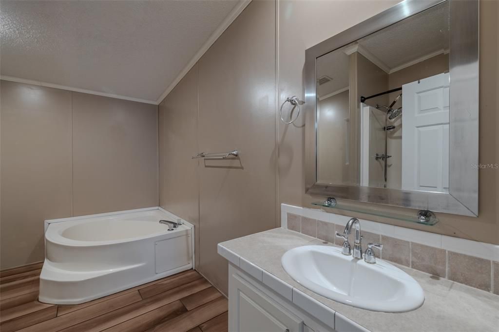 На продажу: $259,000 (3 спален, 2 ванн, 1512 Квадратных фут)