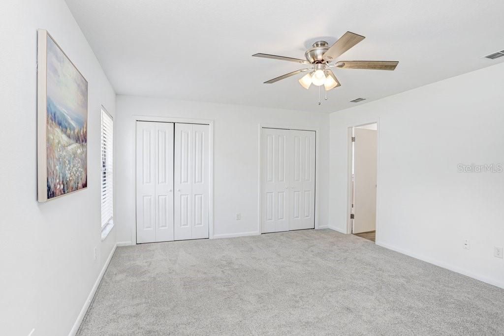 Activo con contrato: $405,000 (4 camas, 2 baños, 2033 Pies cuadrados)