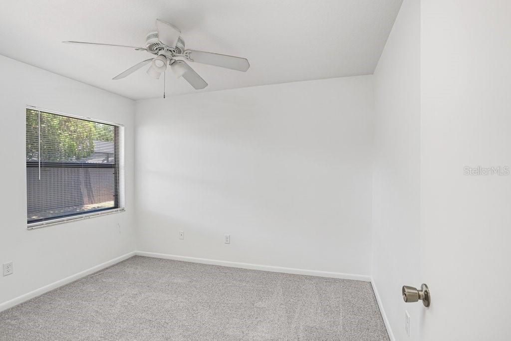 Activo con contrato: $405,000 (4 camas, 2 baños, 2033 Pies cuadrados)