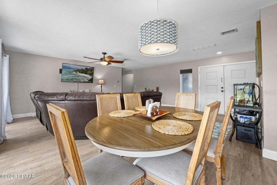 En Venta: $514,900 (4 camas, 2 baños, 2062 Pies cuadrados)