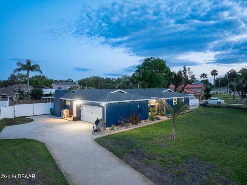 En Venta: $514,900 (4 camas, 2 baños, 2062 Pies cuadrados)