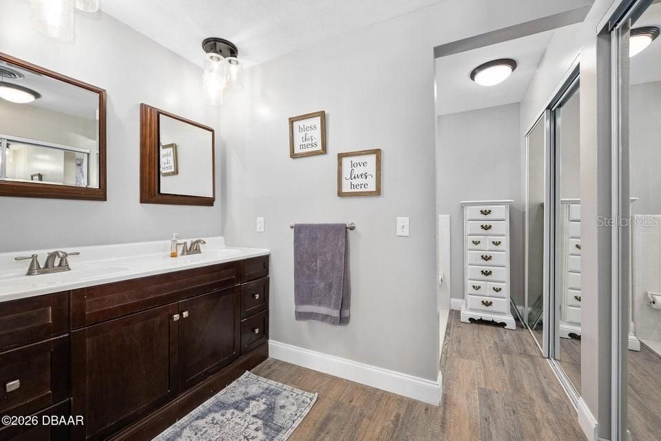 En Venta: $514,900 (4 camas, 2 baños, 2062 Pies cuadrados)