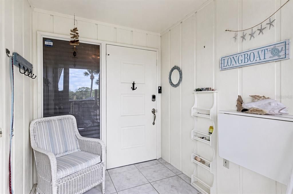 For Sale: $425,000 (1 beds, 1 baths, 936 Square Feet)