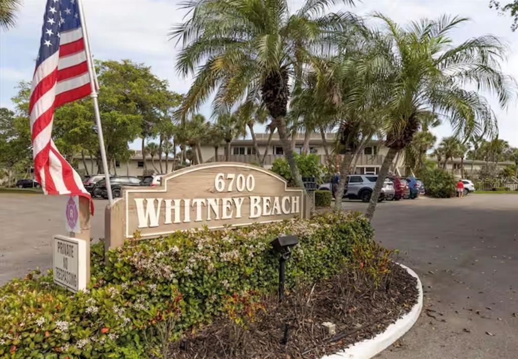 For Sale: $425,000 (1 beds, 1 baths, 936 Square Feet)