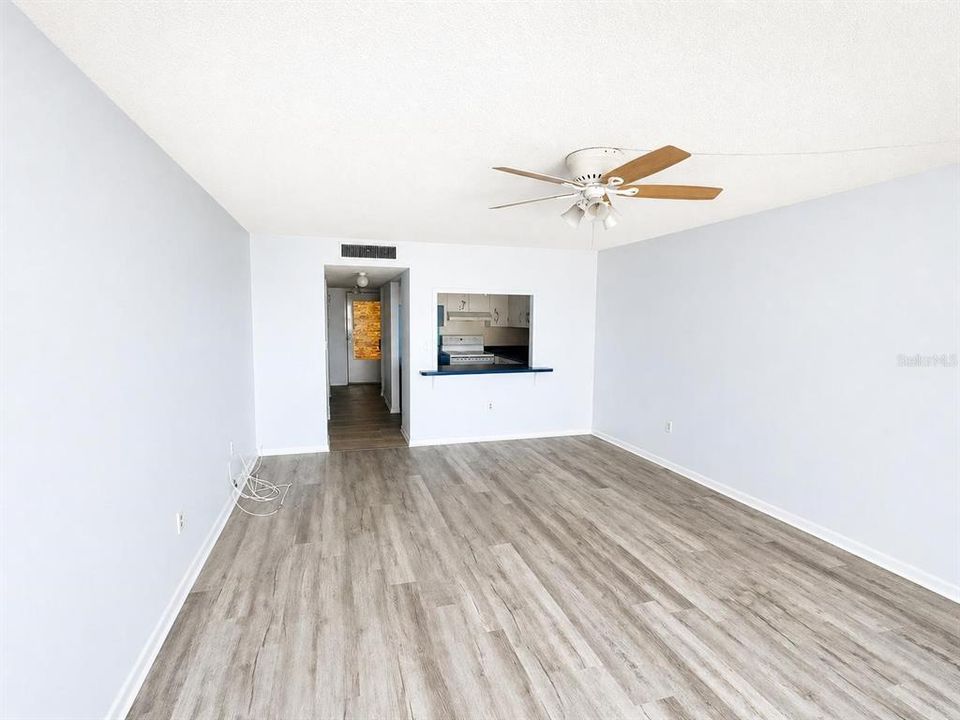 Active With Contract: $125,000 (0 beds, 1 baths, 530 Square Feet)