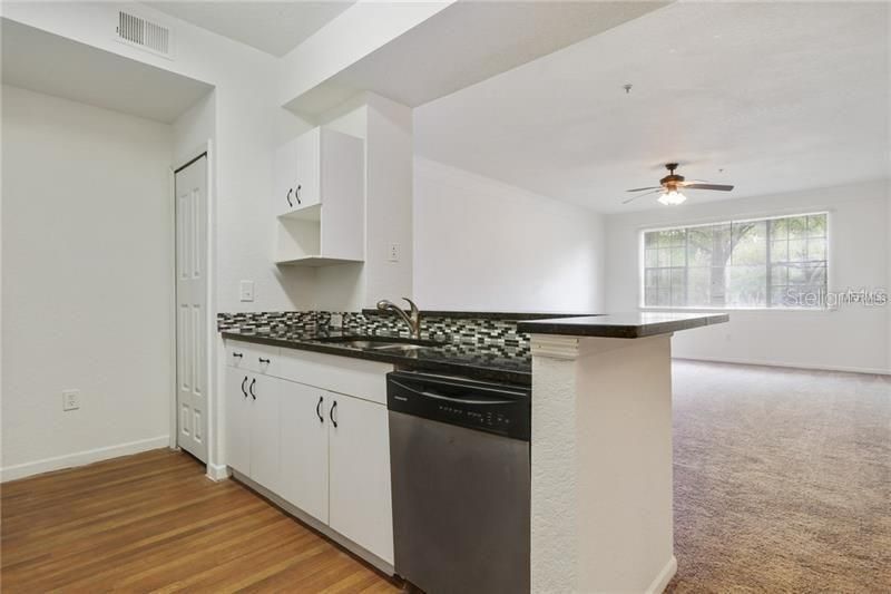 En Venta: $188,000 (3 camas, 2 baños, 1336 Pies cuadrados)