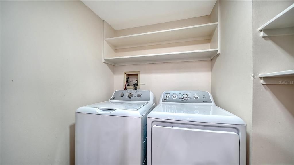 Activo con contrato: $239,000 (2 camas, 2 baños, 1170 Pies cuadrados)