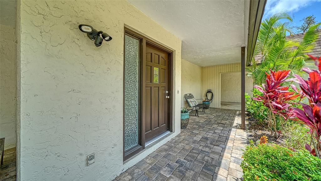 Activo con contrato: $239,000 (2 camas, 2 baños, 1170 Pies cuadrados)