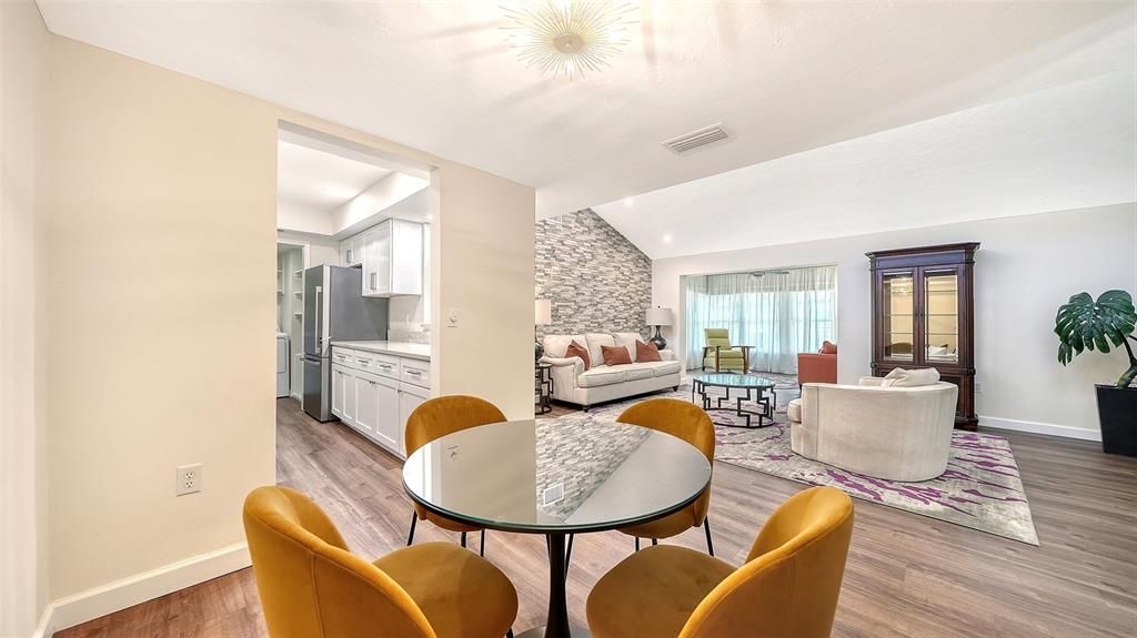 Activo con contrato: $239,000 (2 camas, 2 baños, 1170 Pies cuadrados)