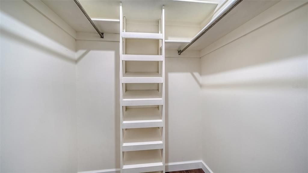 Activo con contrato: $239,000 (2 camas, 2 baños, 1170 Pies cuadrados)