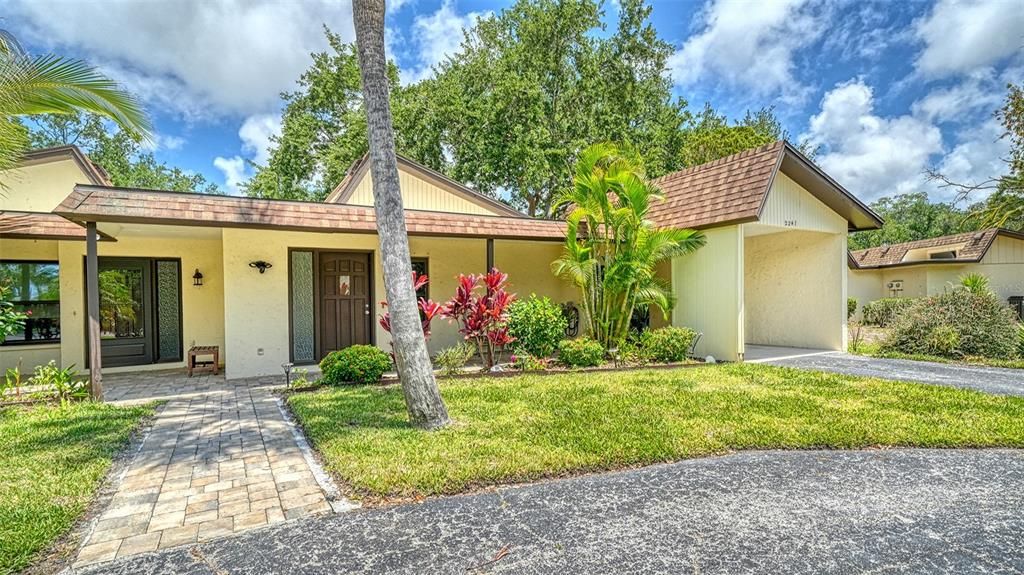 Activo con contrato: $239,000 (2 camas, 2 baños, 1170 Pies cuadrados)