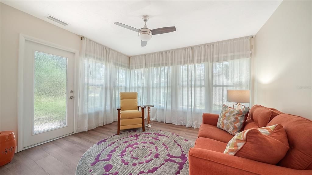 Activo con contrato: $239,000 (2 camas, 2 baños, 1170 Pies cuadrados)