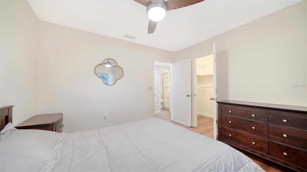 Activo con contrato: $239,000 (2 camas, 2 baños, 1170 Pies cuadrados)