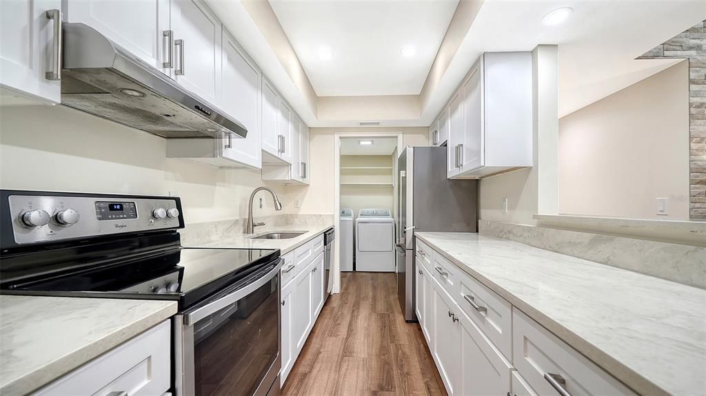 Activo con contrato: $239,000 (2 camas, 2 baños, 1170 Pies cuadrados)