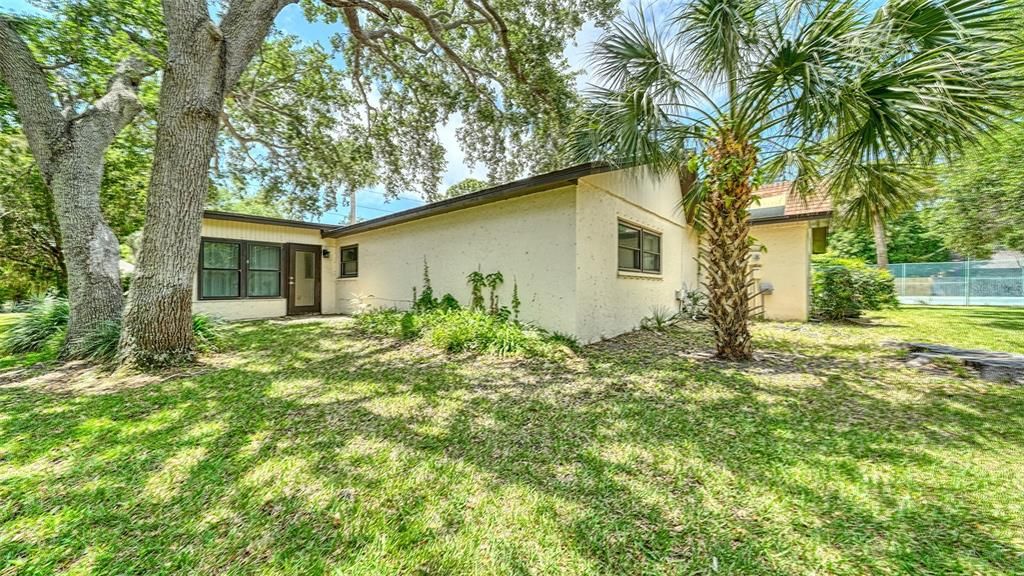 Activo con contrato: $239,000 (2 camas, 2 baños, 1170 Pies cuadrados)