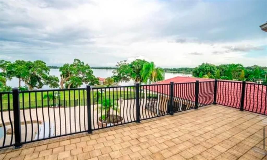 For Sale: $4,900,000 (6 beds, 7 baths, 10541 Square Feet)