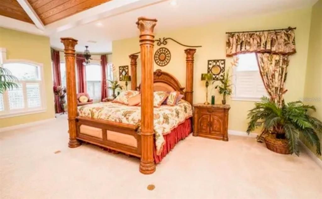 For Sale: $4,900,000 (6 beds, 7 baths, 10541 Square Feet)