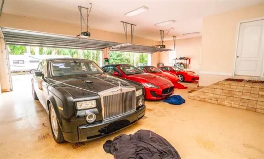 For Sale: $4,900,000 (6 beds, 7 baths, 10541 Square Feet)