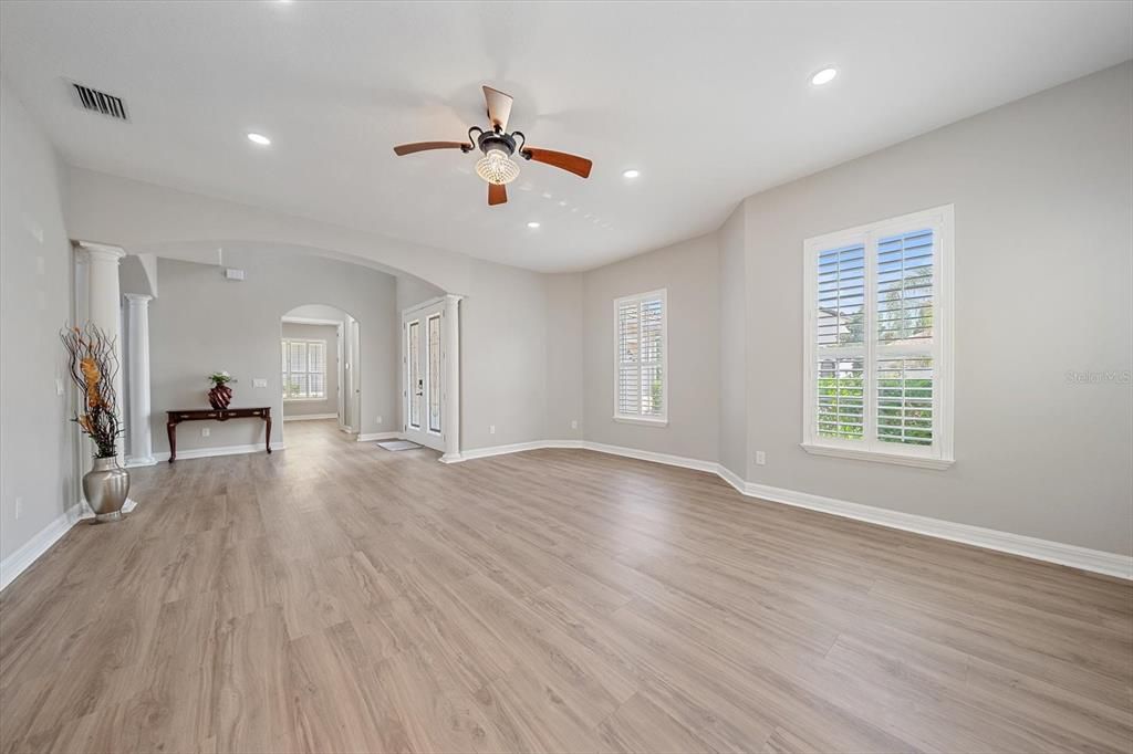 For Sale: $810,000 (6 beds, 3 baths, 3689 Square Feet)
