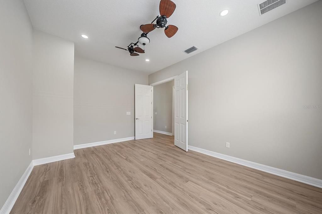 For Sale: $810,000 (6 beds, 3 baths, 3689 Square Feet)
