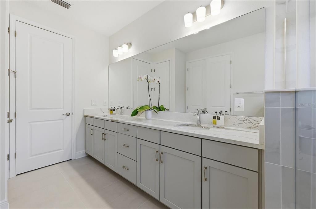 For Sale: $1,275,000 (4 beds, 4 baths, 3173 Square Feet)