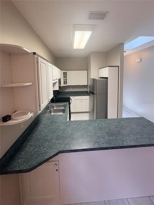 For Rent: $1,750 (2 beds, 2 baths, 1005 Square Feet)