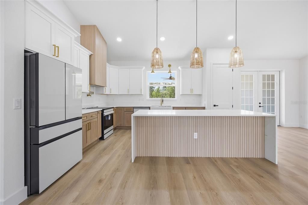 Activo con contrato: $499,900 (4 camas, 2 baños, 2073 Pies cuadrados)