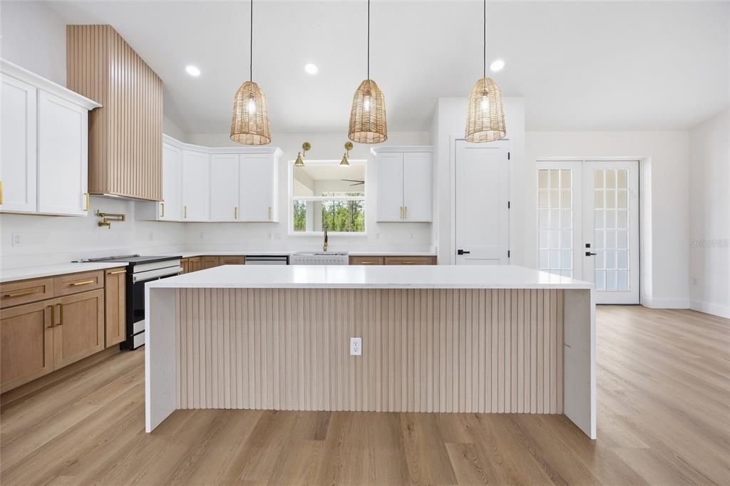 Activo con contrato: $499,900 (4 camas, 2 baños, 2073 Pies cuadrados)