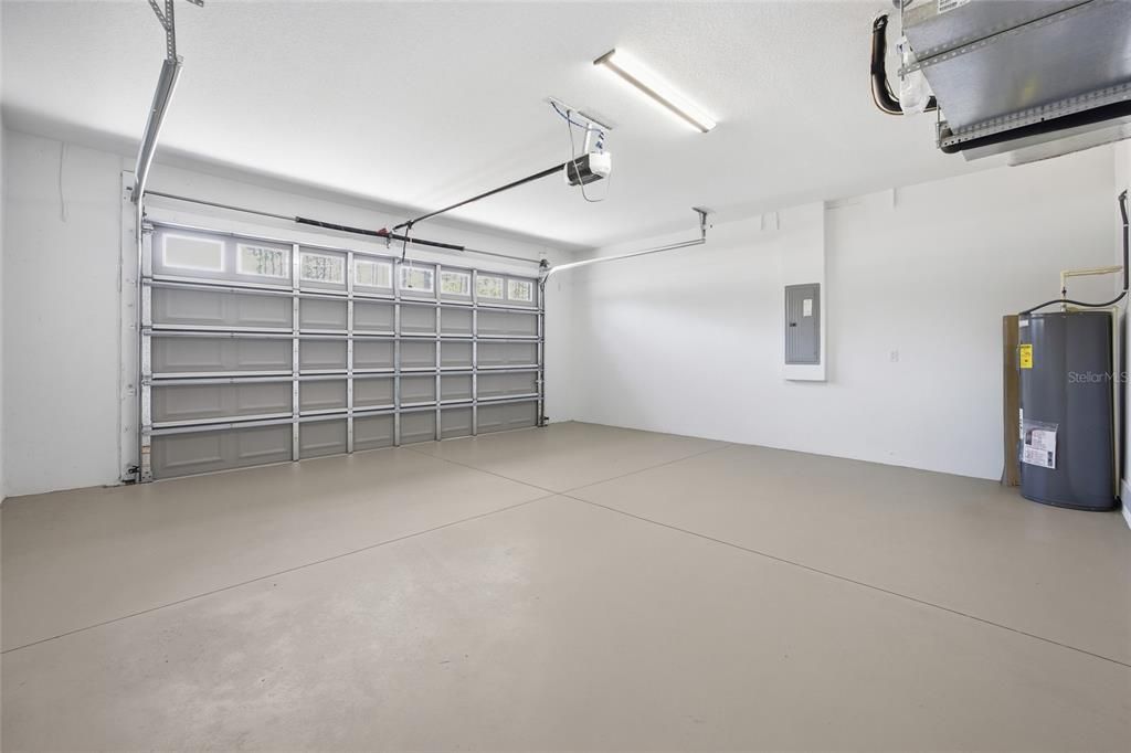 Activo con contrato: $499,900 (4 camas, 2 baños, 2073 Pies cuadrados)