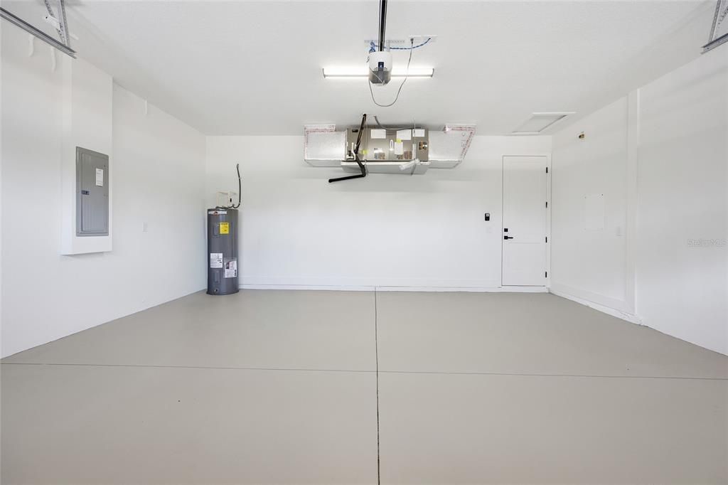 Activo con contrato: $499,900 (4 camas, 2 baños, 2073 Pies cuadrados)