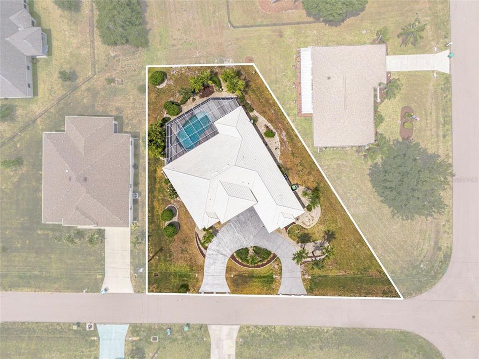 Activo con contrato: $425,000 (3 camas, 2 baños, 2412 Pies cuadrados)