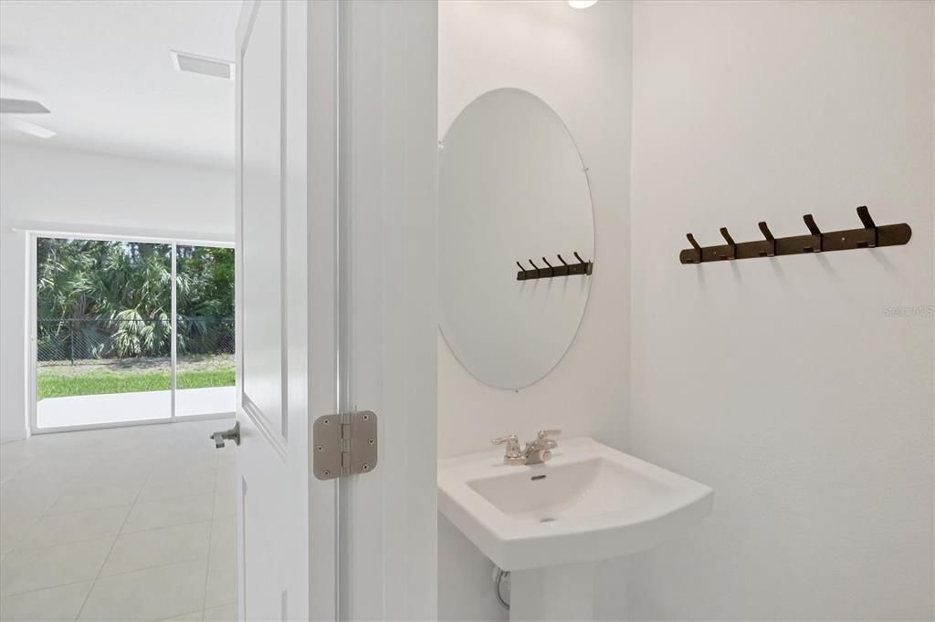 For Rent: $2,050 (3 beds, 2 baths, 1373 Square Feet)