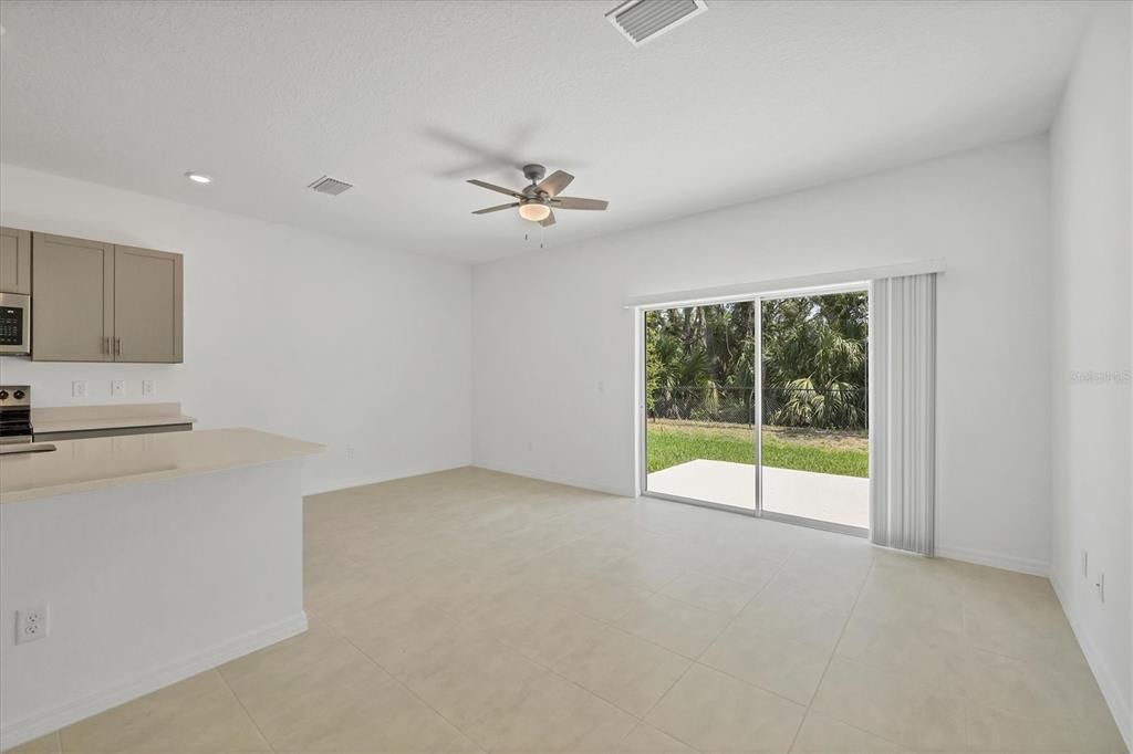 For Rent: $2,050 (3 beds, 2 baths, 1373 Square Feet)