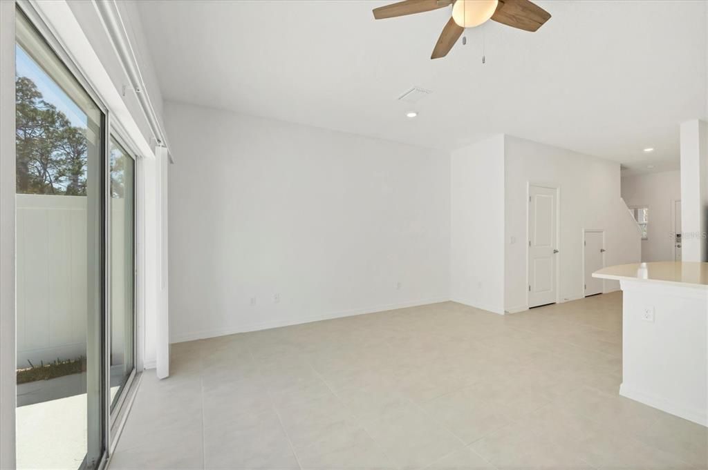 For Rent: $2,050 (3 beds, 2 baths, 1373 Square Feet)