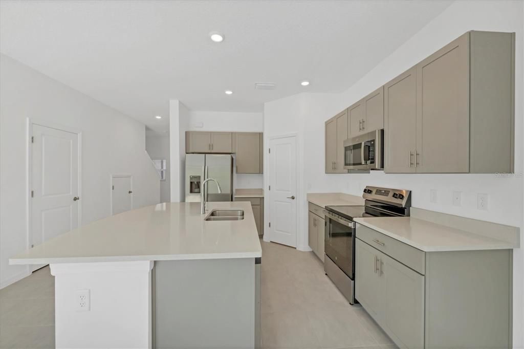 For Rent: $2,050 (3 beds, 2 baths, 1373 Square Feet)