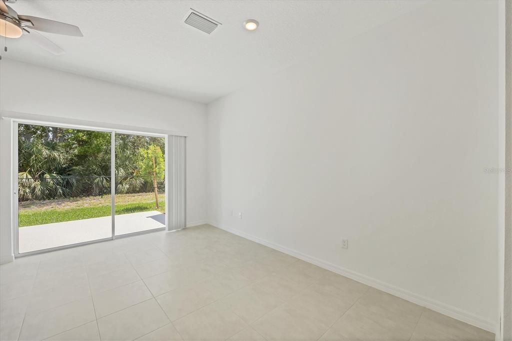 For Rent: $2,050 (3 beds, 2 baths, 1373 Square Feet)